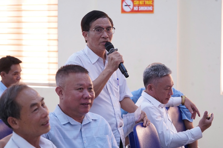 Bí thư Đảng ủy, Chủ tịch HĐND phường Chương Mỹ - Ông Phí Minh Hải tiếp xúc cử tri trước kỳ họp thường lệ giữa năm 2026- Ảnh 6.