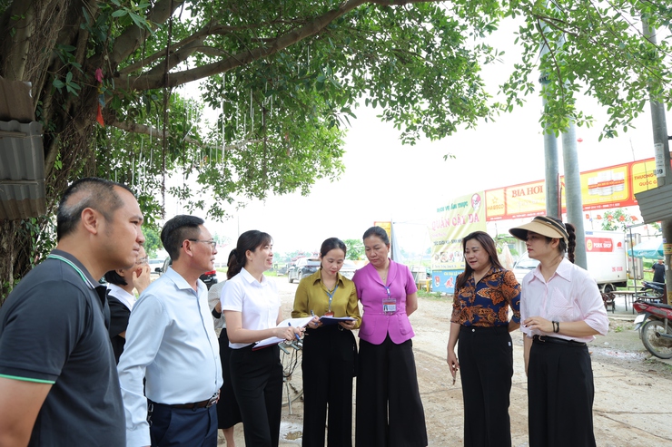 Thường trực Hội đồng nhân dân xã Phú Nghĩa khảo sát thực tế công tác giải phóng mặt bằng, thi công các Dự án trên địa bàn xã- Ảnh 9.