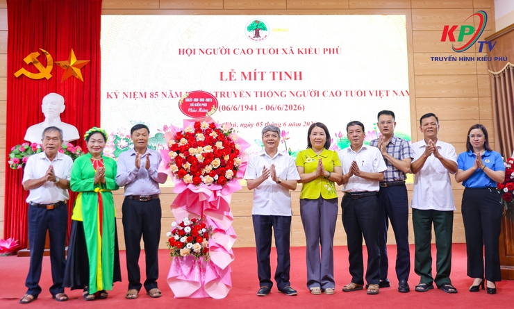 XÃ KIỀU PHÚ: TỔ CHỨC HỘI NGHỊ CÔNG BỐ QUYẾT ĐỊNH CHUYỂN GIAO HỘI NGƯỜI CAO TUỔI – HỘI CHỮ THẬP ĐỎ VÀ MÍT TINH KỶ NIỆM 85 NĂM NGÀY TRUYỀN THỐNG NGƯỜI CAO TUỔI VIỆT NAM- Ảnh 2.