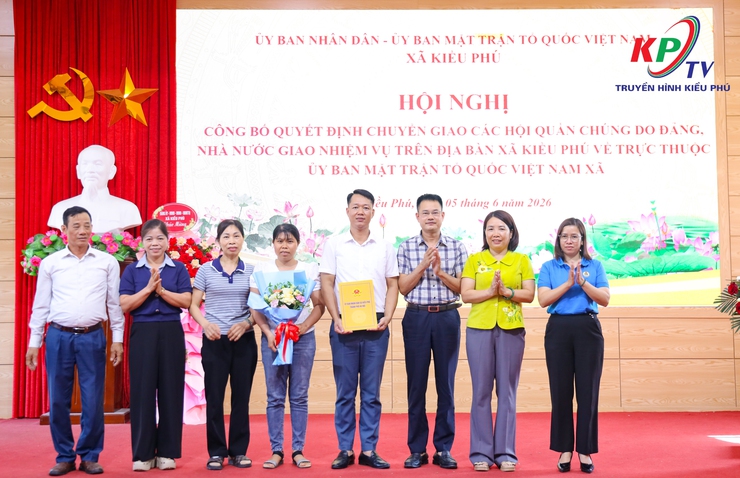 XÃ KIỀU PHÚ: TỔ CHỨC HỘI NGHỊ CÔNG BỐ QUYẾT ĐỊNH CHUYỂN GIAO HỘI NGƯỜI CAO TUỔI – HỘI CHỮ THẬP ĐỎ VÀ MÍT TINH KỶ NIỆM 85 NĂM NGÀY TRUYỀN THỐNG NGƯỜI CAO TUỔI VIỆT NAM- Ảnh 6.