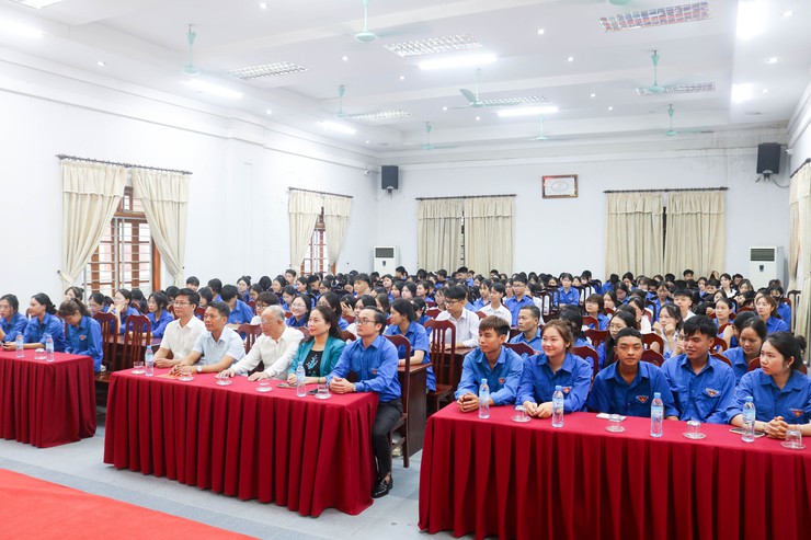 Quốc Oai tổ chức bồi dưỡng chuyên đề "Chủ nghĩa yêu nước" trong tư tưởng Hồ Chí Minh trong giai đoạn hiện nay- Ảnh 1.