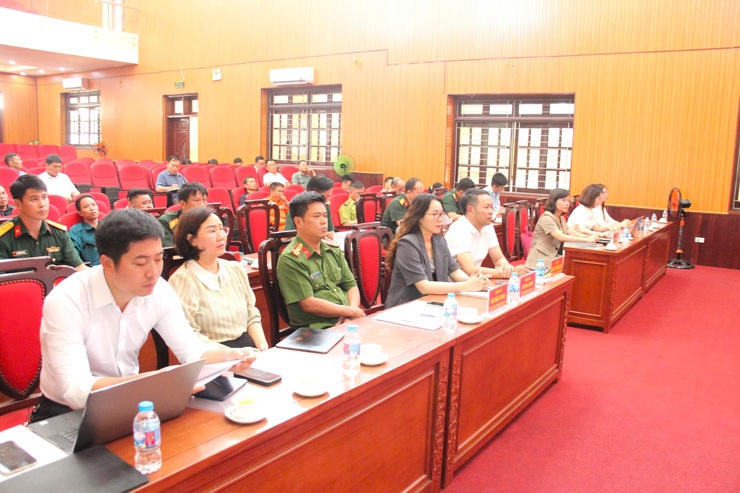 Hòa Lạc tổ chức Hội nghị tổng kết công tác Phòng thủ dân sự năm 2025, triển khai nhiệm vụ năm 2026.- Ảnh 1.