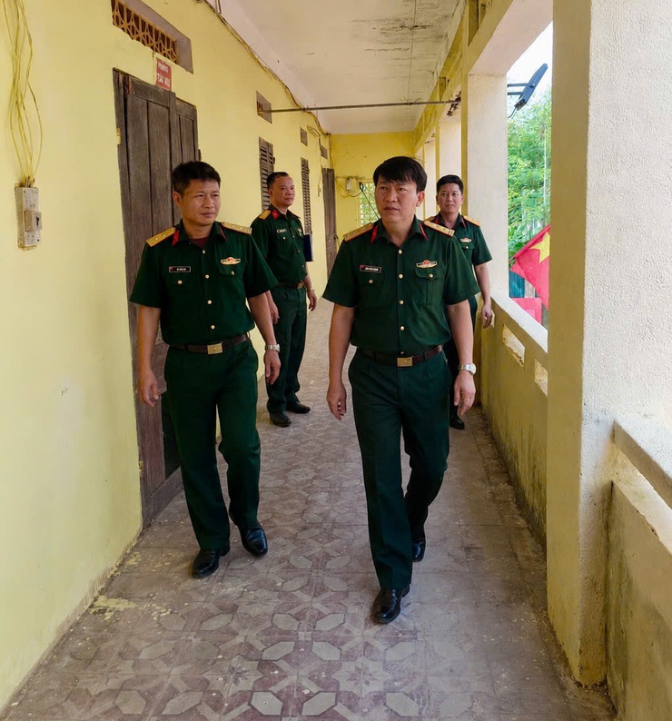 Phòng Dân quân tự vệ - Bộ Tham mưu kiểm tra công tác chuẩn bị thành lập Tiểu đội Dân quân Thường trực tại xã Nam Phù- Ảnh 1.