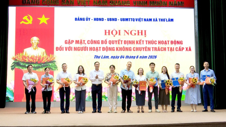 XÃ THƯ LÂM TỔ CHỨC HỘI NGHỊ CÔNG BỐ QUYẾT ĐỊNH KẾT THÚC HOẠT ĐỘNG ĐỐI VỚI NGƯỜI HOẠT ĐỘNG KHÔNG CHUYÊN TRÁCH CẤP XÃ - Ảnh 9.