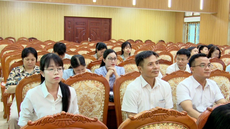 XÃ THƯ LÂM TỔ CHỨC HỘI NGHỊ CÔNG BỐ QUYẾT ĐỊNH KẾT THÚC HOẠT ĐỘNG ĐỐI VỚI NGƯỜI HOẠT ĐỘNG KHÔNG CHUYÊN TRÁCH CẤP XÃ - Ảnh 5.
