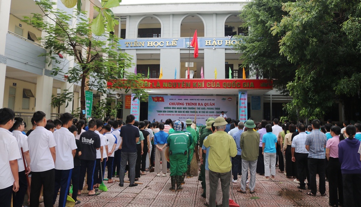 QUỐC OAI RA QUÂN TỔNG VỆ SINH MÔI TRƯỜNG HƯỞNG ỨNG NGÀY MÔI TRƯỜNG THẾ GIỚI NĂM 2026- Ảnh 2.