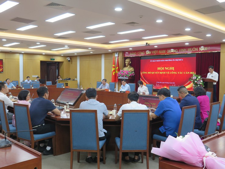 Công bố các Quyết định về công tác cán bộ tại Phường Ô Chợ Dừa- Ảnh 1.