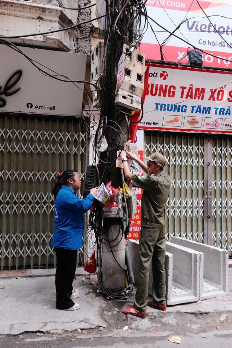 Phường Ô Chợ Dừa ra quân hưởng ứng Phong trào “Toàn dân chung tay bảo vệ môi trường vì Thủ đô Xanh- Sạch- Đẹp”- Ảnh 8.