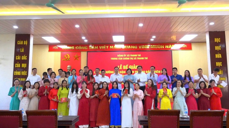  Các quần chúng ưu tú xã Nam Phù hoàn thành lớp bồi dưỡng nhận thức về Đảng khóa II năm 2026- Ảnh 4.
