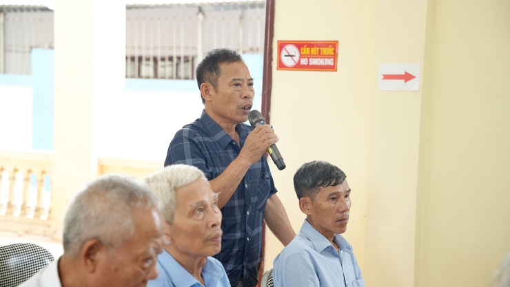 Đồng chí Bí thư Đảng ủy, Chủ tịch HĐND phường và các thành viên tổ đại biểu số 7 HĐND phường Yên Nghĩa tiếp xúc cử tri trước kỳ họp thứ Hai, HĐND phường Khóa II, nhiệm kỳ 2026 - 2031- Ảnh 3.