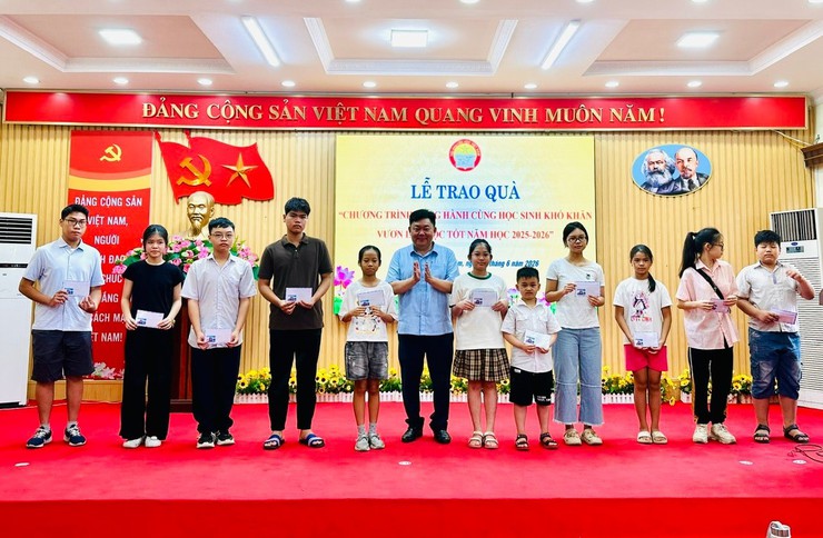 HỘI KHUYẾN HỌC PHƯỜNG VĂN MIẾU - QUỐC TỬ GIÁM: ĐỒNG HÀNH CÙNG HỌC SINH KHÓ KHĂN VƯƠN LÊN HỌC TỐT- Ảnh 3.