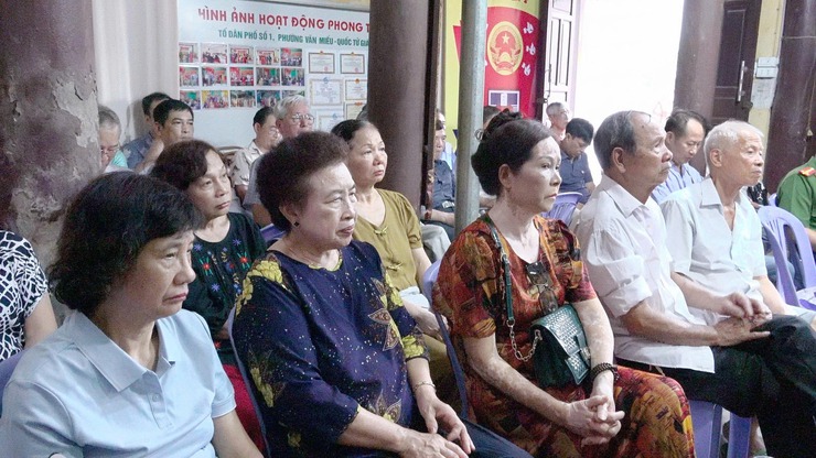 PHƯỜNG VĂN MIẾU - QUỐC TỬ GIÁM NÂNG CAO CHẤT LƯỢNG SINH HOẠT CHI BỘ, XÂY DỰNG TỔ CHỨC ĐẢNG VỮNG MẠNH TỪ CƠ SỞ- Ảnh 3.