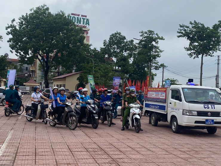 Xã Nội Bài ra quân hưởng ứng Phong trào thi đua “Toàn dân chung tay bảo vệ môi trường vì Thủ đô xanh - sạch - đẹp”, ngày môi trường thế giới và tháng hành động vì môi trường 
- Ảnh 6.