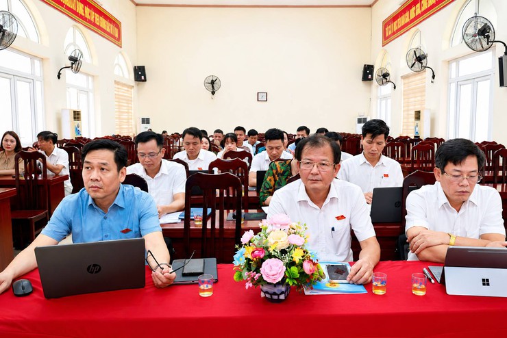 HĐND XÃ ỨNG THIÊN TỔ CHỨC KỲ HỌP THỨ HAI (KỲ HỌP CHUYÊN ĐỀ) KHÓA II, NHIỆM KỲ 2026 – 2031- Ảnh 1.