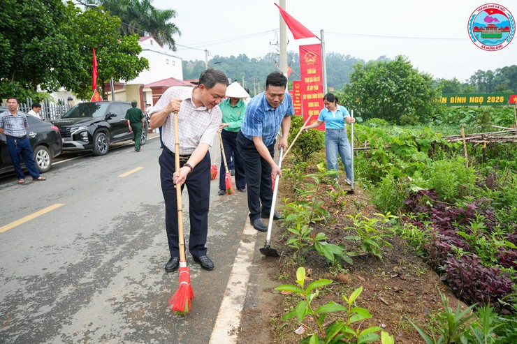 XÃ HƯNG ĐẠO PHÁT ĐỘNG PHONG TRÀO “TOÀN DÂN CHUNG TAY BẢO VỆ MÔI TRƯỜNG VÌ THỦ ĐÔ XANH – SẠCH – ĐẸP” VÀ HƯỞNG ỨNG NGÀY MÔI TRƯỜNG THẾ GIỚI 05/6- Ảnh 5.