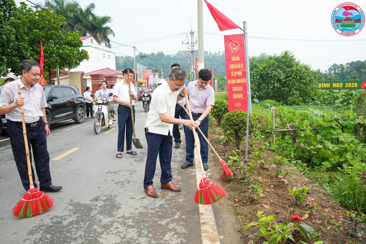 XÃ HƯNG ĐẠO PHÁT ĐỘNG PHONG TRÀO “TOÀN DÂN CHUNG TAY BẢO VỆ MÔI TRƯỜNG VÌ THỦ ĐÔ XANH – SẠCH – ĐẸP” VÀ HƯỞNG ỨNG NGÀY MÔI TRƯỜNG THẾ GIỚI 05/6- Ảnh 6.