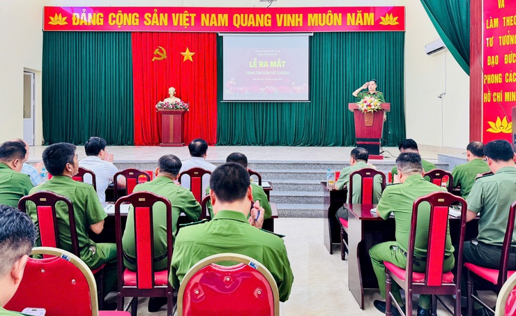 Nam Phù khai trương Trung tâm giám sát Camera an ninh: Xây dựng “lá chắn số” bảo vệ cuộc sống bình yên - Ảnh 3.