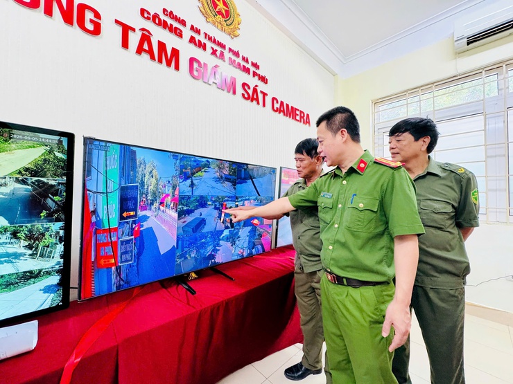 Nam Phù khai trương Trung tâm giám sát Camera an ninh: Xây dựng “lá chắn số” bảo vệ cuộc sống bình yên - Ảnh 12.