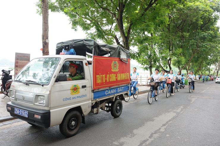 Phường Ba Đình tổ chức Lễ ra quân hưởng ứng Ngày Môi trường thế giới và Tháng hành động vì môi trường năm 2026- Ảnh 6.