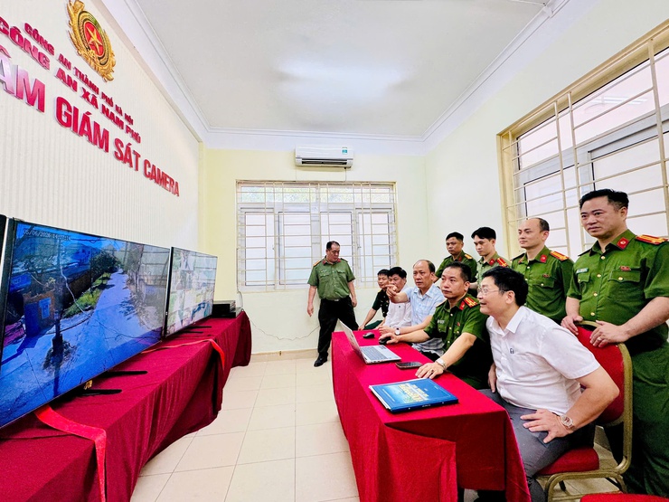 Nam Phù khai trương Trung tâm giám sát Camera an ninh: Xây dựng “lá chắn số” bảo vệ cuộc sống bình yên - Ảnh 9.