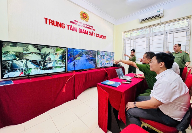 Nam Phù khai trương Trung tâm giám sát Camera an ninh: Xây dựng “lá chắn số” bảo vệ cuộc sống bình yên - Ảnh 10.