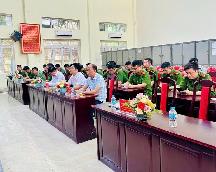 Nam Phù khai trương Trung tâm giám sát Camera an ninh: Xây dựng “lá chắn số” bảo vệ cuộc sống bình yên - Ảnh 1.