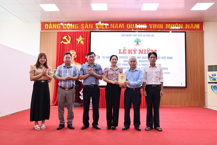 PHÁT HUY VAI TRÒ “TUỔI CAO - GƯƠNG SÁNG”, HỘI NGƯỜI CAO TUỔI XÃ HÒA XÁ KỶ NIỆM 85 NĂM NGÀY TRUYỀN THỐNG VÀ SƠ KẾT CÔNG TÁC 6 THÁNG ĐẦU NĂM- Ảnh 2.