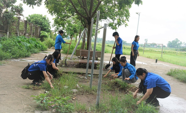 Xã Hòa Phú phát động phong trào “Toàn dân chung tay bảo vệ môi trường, vì Thủ đô Xanh – Sạch – Đẹp”- Ảnh 11.