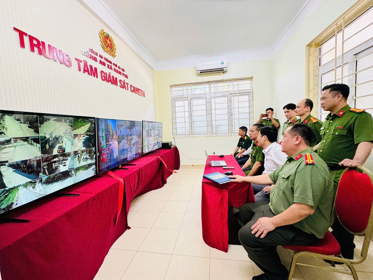 Nam Phù khai trương Trung tâm giám sát Camera an ninh: Xây dựng “lá chắn số” bảo vệ cuộc sống bình yên - Ảnh 8.