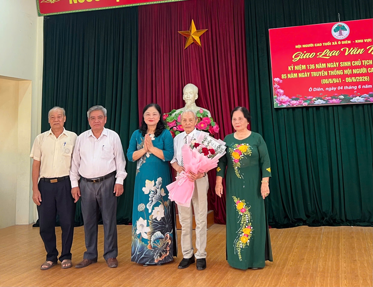 Chương trình giao lưu văn hóa, văn nghệ Người cao tuổi Khu vực Hồng Hà- Ảnh 1.