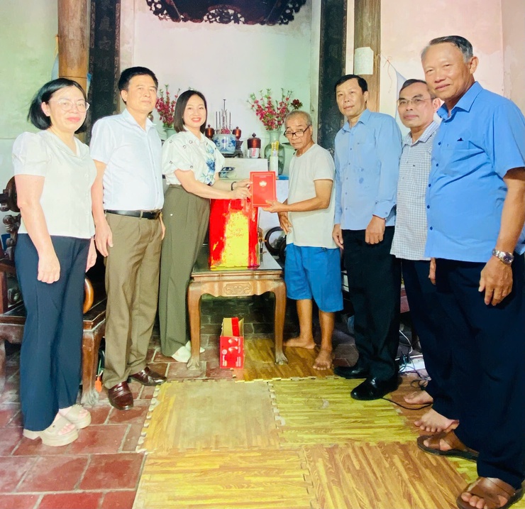 LAN TỎA NGHĨA TÌNH – CHUNG TAY CHĂM LO NGƯỜI CAO TUỔI CÓ HOÀN CẢNH KHÓ KHĂN NHÂN NGÀY NGƯỜI CAO TUỔI VIỆT NAM 6/6- Ảnh 2.