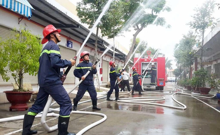 TĂNG CƯỜNG TRIỂN KHAI CÔNG TÁC PHÒNG CHÁY, CHỮA CHÁY VÀ CỨU NẠN, CỨU HỘ TRONG TÌNH HÌNH MỚI
- Ảnh 1.