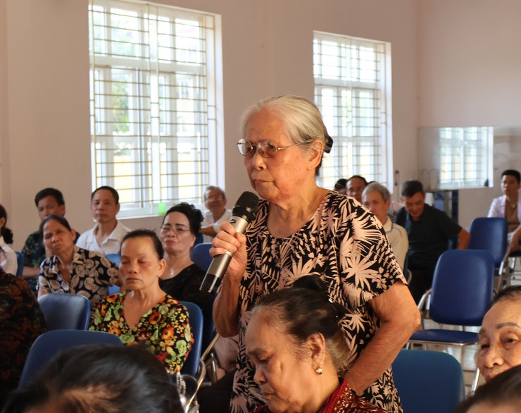 Các đại biểu HĐND phường tiếp xúc cử tri tại đơn vị bầu cử số 6 trước kỳ họp thứ Ba HĐND phường nhiệm kỳ 2026 - 2031- Ảnh 5.