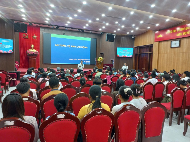 Phường Chương Mỹ tổ chức tập huấn nâng cao nhận thức về an toàn, vệ sinh lao động cho người lao động không làm theo hợp đồng lao động năm 2026- Ảnh 3.