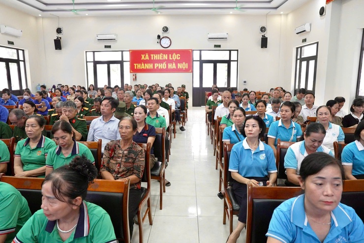 Xã Thiên Lộc ra quân hưởng ứng phong trào "Toàn dân chung tay bảo vệ môi trường, vì Thủ đô Xanh – Sạch – Đẹp" với chủ đề Hà Nội chung tay hành động vì không khí sạch và giao thông xanh.- Ảnh 5.