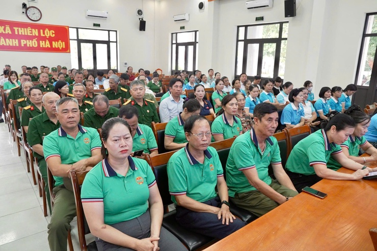 Xã Thiên Lộc ra quân hưởng ứng phong trào "Toàn dân chung tay bảo vệ môi trường, vì Thủ đô Xanh – Sạch – Đẹp" với chủ đề Hà Nội chung tay hành động vì không khí sạch và giao thông xanh.- Ảnh 11.
