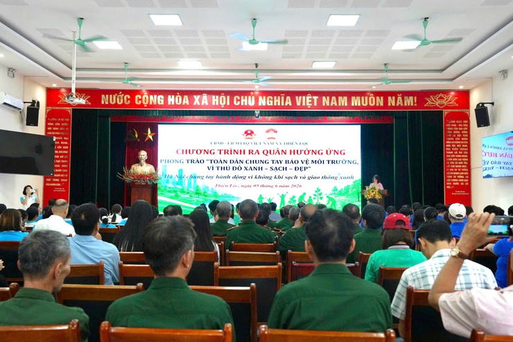 Xã Thiên Lộc ra quân hưởng ứng phong trào "Toàn dân chung tay bảo vệ môi trường, vì Thủ đô Xanh – Sạch – Đẹp" với chủ đề Hà Nội chung tay hành động vì không khí sạch và giao thông xanh.- Ảnh 1.