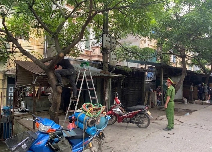 Phường Đông Ngạc: Đẩy mạnh công tác tuyên truyền để giải quyết “điểm nghẽn” trật tự đô thị- Ảnh 1.