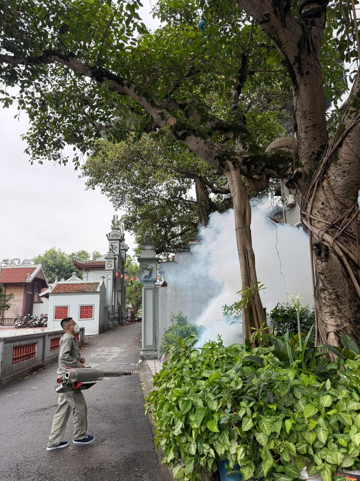 Phường Phú Thượng phát động chiến dịch vệ sinh môi trường hưởng ứng ngày ASEAN phòng, chống sốt xuất huyết năm 2026- Ảnh 10.