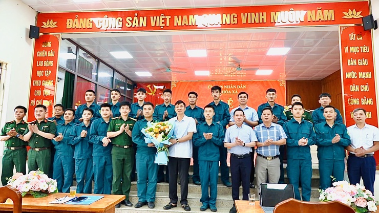 Thành lập, ra mắt Trung đội Dân quân Thường trực thuộc Ban Chỉ huy quân sự xã Hòa Xá- Ảnh 1.