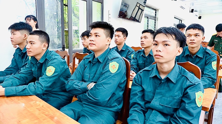Thành lập, ra mắt Trung đội Dân quân Thường trực thuộc Ban Chỉ huy quân sự xã Hòa Xá- Ảnh 5.