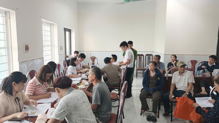 Chi trả kinh phí bồi thường, hỗ trợ giải phóng mặt bằng thực hiện Dự án nâng cấp tuyến đường tỉnh 428- Ảnh 1.