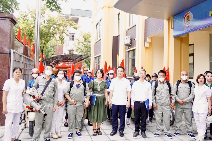 Phường Phú Thượng phát động chiến dịch vệ sinh môi trường hưởng ứng ngày ASEAN phòng, chống sốt xuất huyết năm 2026- Ảnh 7.