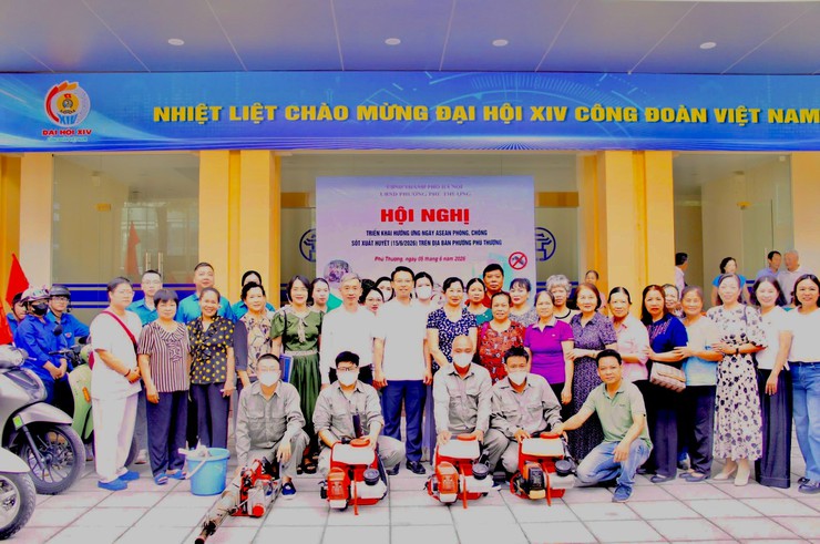 Phường Phú Thượng phát động chiến dịch vệ sinh môi trường hưởng ứng ngày ASEAN phòng, chống sốt xuất huyết năm 2026- Ảnh 6.