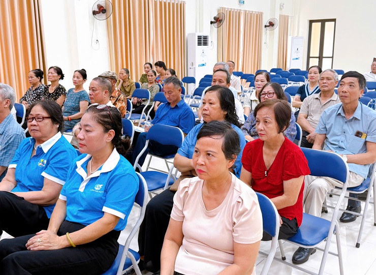 Tổ đại biểu HĐND phường số 2 tiếp xúc cử tri trước Kỳ họp thứ 2- Ảnh 4.