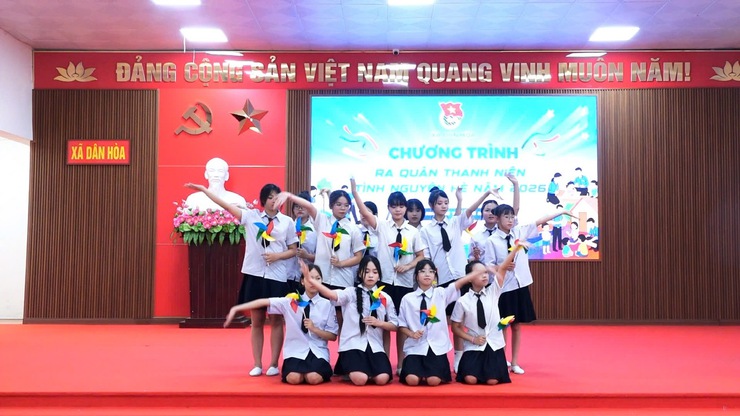 ĐOÀN XÃ DÂN HÒA TỔ CHỨC LỄ RA QUÂN CHIẾN DỊCH THANH NIÊN TÌNH NGUYỆN HÈ NĂM 2026- Ảnh 2.