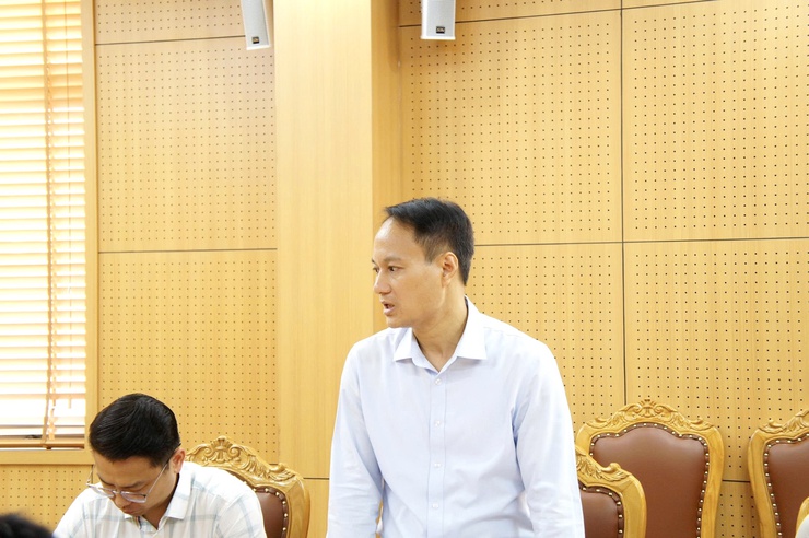 Đồng chí Bí thư Đảng ủy phường làm việc với Trạm Y tế phường Phú Thượng- Ảnh 4.