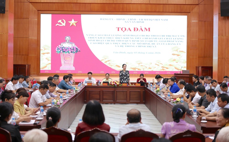 Vân Đình đổi mới sinh hoạt chi bộ gắn với chuyển đổi số và nhiệm vụ thực tiễn- Ảnh 1.