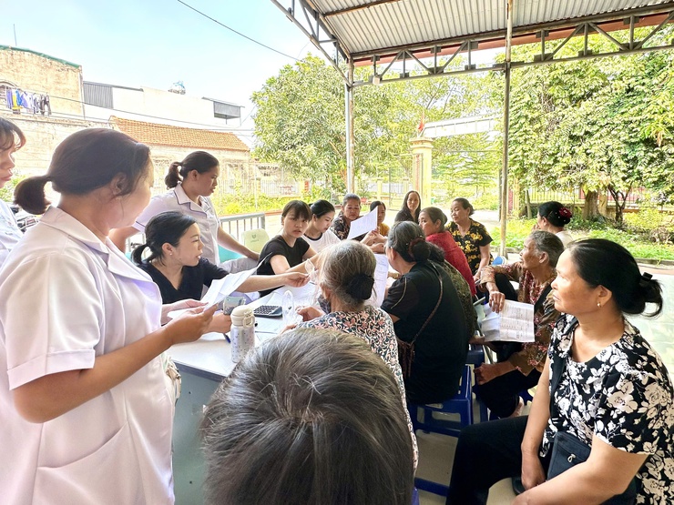 XÃ THANH TRÌ ĐẨY MẠNH CHIẾN DỊCH TRUYỀN THÔNG, ĐƯA DỊCH VỤ Y TẾ ĐẾN GẦN DÂN- Ảnh 4.