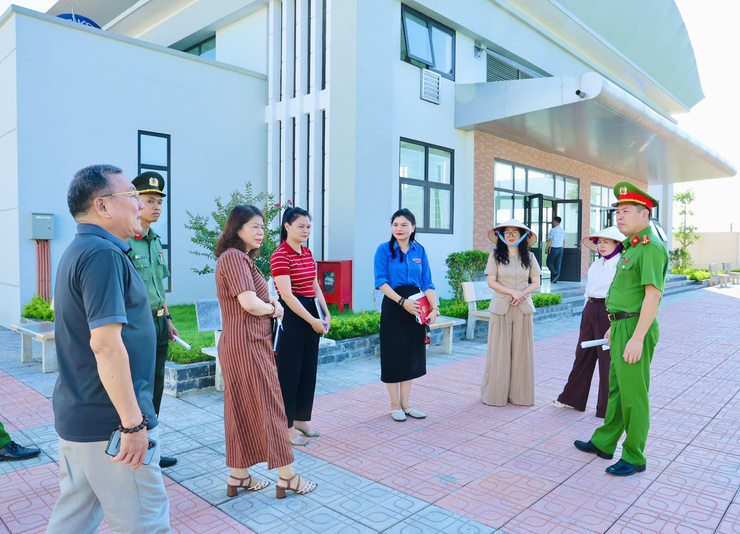 Ban Chỉ đạo Kỳ thi tốt nghiệp THPT xã Phú Nghĩa năm 2026 kiểm tra công tác chuẩn bị tại Điểm thi Trường THCS Trung Hòa- Ảnh 12.